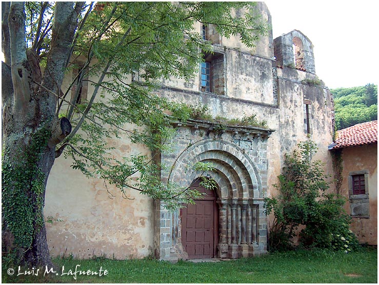 Monasterio de Santa María La Real - Tineo - Asturias, data del año 780, estilo Románico,  lugar de obligada visita en el Camino de Santiago..